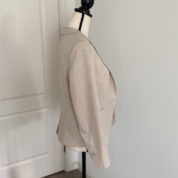 Beige fitted suit blazer jacket - Picture 4 of 6
